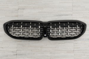 BMW SERIA 3 G20 2018+ TUNINGOWY GRILL PRZEDNI DIAMOND SREBRNY ATRAPA NERKI WERSJA Z KAMERĄ