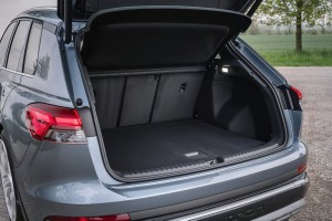 AUDI Q4 E-TRON F4 2021+ PÓŁKA BAGAŻNIKA 89E867769 