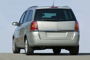 OPEL ZAFIRA B 2005-2014 KAMERA COFANIA FULL HD DYNAMICZNE LINIE ZINTEGROWANA Z LAMPĄ TABLICY