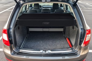 SKODA SUPERB II B6 2008-2015 KOMBI ROLETA BAGAŻNIKA CZARNA 3T9867871E