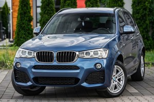 BMW X3 F25 2014-2017 M-PAKIET PO FACELIFTINGU KRATKA ŚRODKOWA PRZEDNIEGO ZDERZAKA GÓRNA 51118056936 