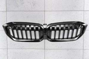 BMW SERIA 3 G21 2018-2022 PRZED FACELIFTINGIEM GRILL PRZEDNI CZARNY POŁYSK ATRAPA NERKI POD KAMERĘ 51138072086
