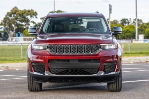 JEEP GRAND CHEROKEE V WL 2021+ LIMITED KOMPLETNY ZDERZAK PRZEDNI POD KAMERĘ 68538440AA