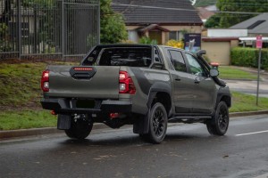 TOYOTA HILUX VIII 2015+ CHLAPACZE